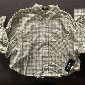 NWT Lexy Long Sleeve Plaid Women’s Shirt With Front Buttons Size Medium